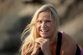 Christine Myrberg er uddannet Anusara yoga underviser